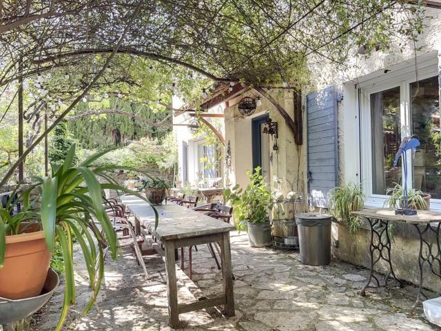 Viager Occupé / Life Annuity Maison 148 m2 · Jardin arboré. 148m² Auribeau