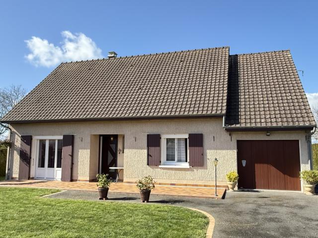 Viager occupé sans rente Monsieur et Dame 75 ans Agréable maison individuelle avec jardin et garage