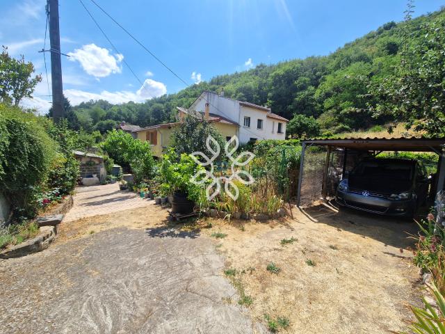 Viager libre Maison avec terrain clos à Saint Yvoine