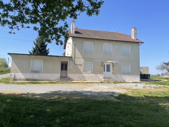 VIAGER LIBRE MAISON DE 150 M2 + 50 M2
