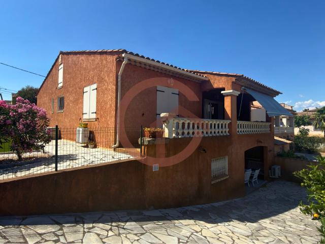 VIAGER LIBRE SAINT AYGULF VILLA 158 m2 AVEC FORT POTENTIEL LOCATIF