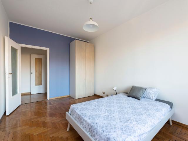 Viale Carlo Troya 2 Room 2
