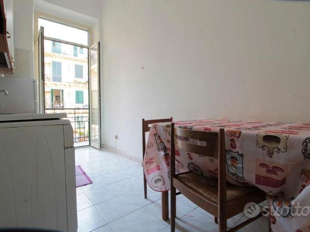 VIALE EUROPA stanza per studentessa