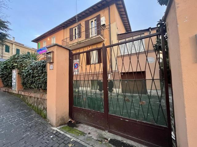 Viale San Nilo 50 monolocale 16mq
