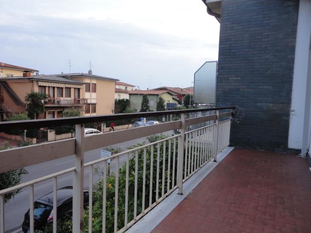 VIAREGGINA in VENDITA a VIAREGGIO MARCO POLO di 6 vani