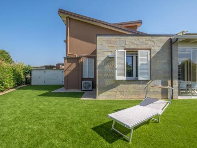 Viareggina in vendita a Oltrarno Calcinaia 150 mq Rif: 1428589