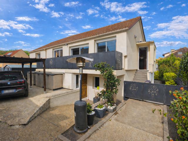 VIARMES ! MAISON RENOVEE, DEPENDANCES et BEAUX VOLUMES !