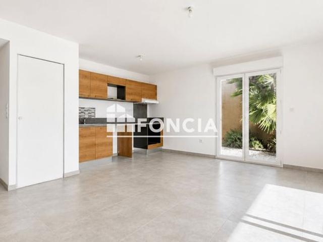 Vias – Appartement T3 en rez de jardin avec terrasse, jardin et 2 stationnements