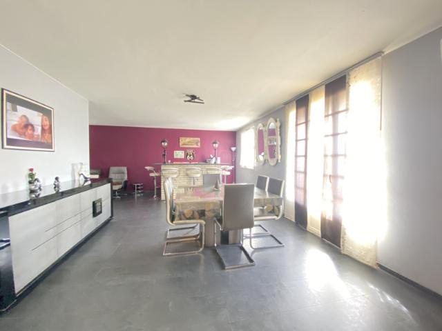 VIAS VILLA 4 FACES JARDIN GARAGE RESIDENTIEL