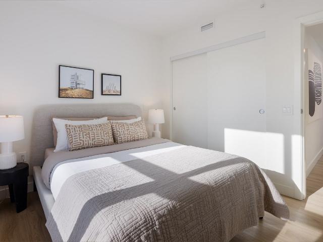 Victor Apartments 2 Bedroom Apartment for Rent at 200 Esplanade W, North Vancouver, BC V7M 0H2 Lower Lonsdale