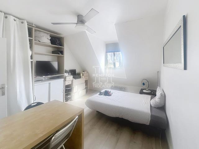VICTOR HUGO STUDIO MEUBLE
