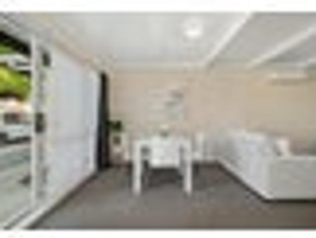Victoria, 1 bedroom, $415 pw
