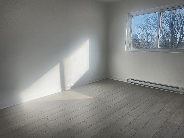 Victoria 2 Bedroom Apartment for Rent at 1742 Av Victoria, Longueuil, QC J4V 1M3 Greenfield Park
