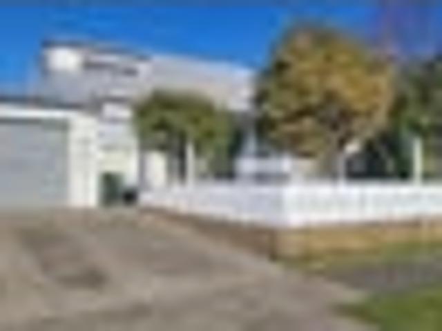 Victoria, 2 bedrooms, $570 pw