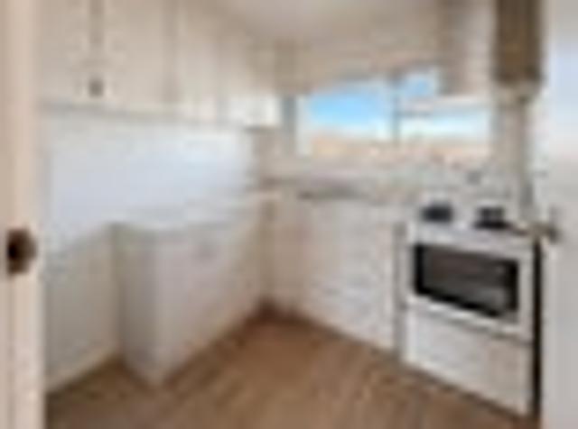 Victoria, 3 bedrooms, $550 pw