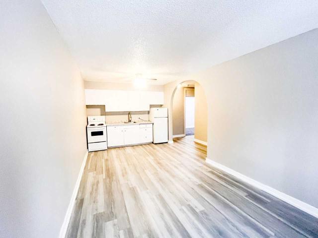Victoria Apartments 2 Bedroom Apartment for Rent at 1424 Victoria Ave, Regina, SK S4P 0P3 Core
