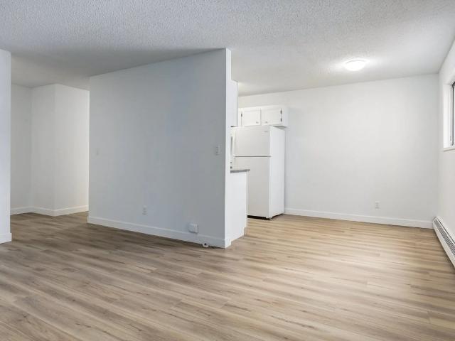 Victoria County 1 Bedroom Apartment for Rent at 8 Victoria Country Apartments, Edmonton, AB T5A 4K7 Overlanders