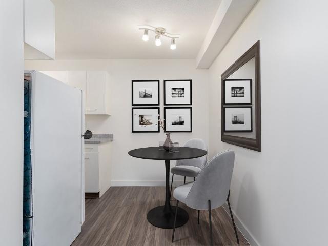 Victorian Arms 3 Bedroom Apartment for Rent at 14624 72 St Nw, Edmonton, AB T5C 0R7 Kilkenny