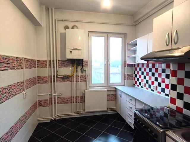 Victoriei Iancu de Hunedoara Apartament 2 camere Birouri 700 EUR