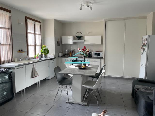 Vic la Gardiole Maison de Village divisée en 2 appartement