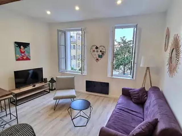 Vichy 03200 Achat / Vente appartement 2 pièces t2 au dernier étage cave