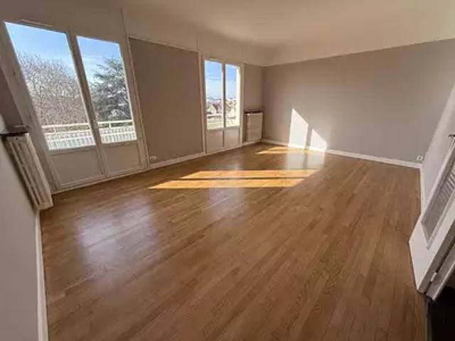 Vichy 03200 Achat / Vente appartement 3 pièces t3 au dernier étage