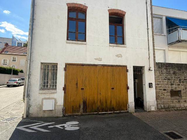 VICHY Quartier Thermal | Maison de ville avec grand garage et jardin