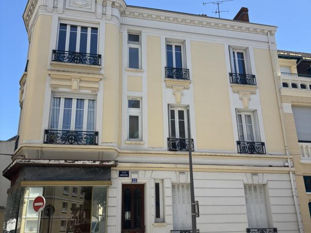 VICHY Quartier de France Immeuble de rapport 161,30m2 Fort potentiel