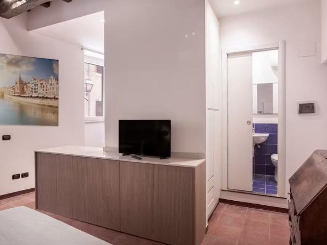 Vicolo del Bologna, Rome, Lazio 00153