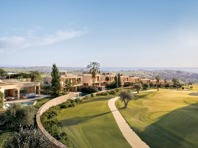 Vida moderna en villa privada con vistas al mar, piscina privada y la comodidad de un hogar contemporáneo