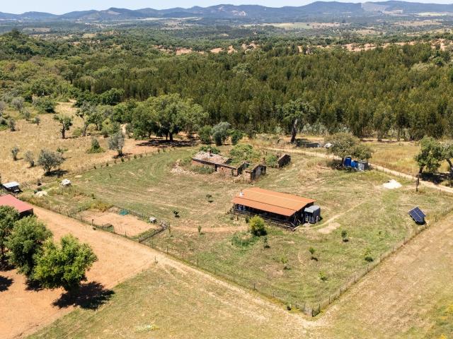 Vida autossuficiente em Portugal: Propriedade de 3,25 ha fora da rede no belo Alentejo, Odemira, Relíquias