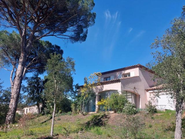 Vidauban: Villa T5 de 152 m2 avec 5000 m2 160m² Vidauban