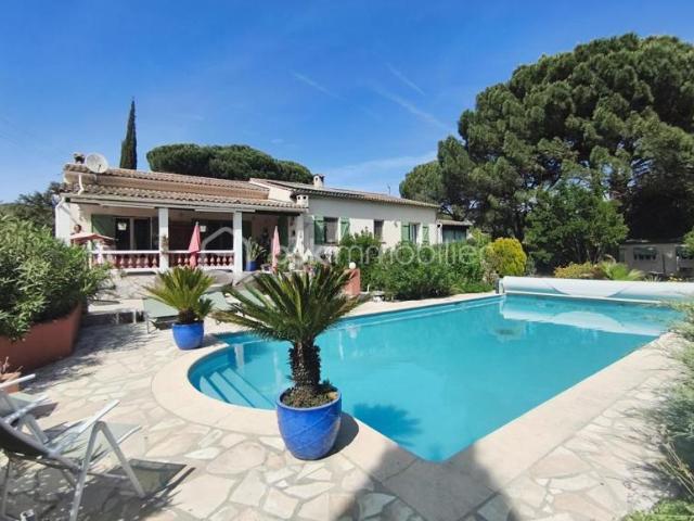 VIDAUBAN: Propriété de charme rénovée avec piscine et dépendance sur grand terrain