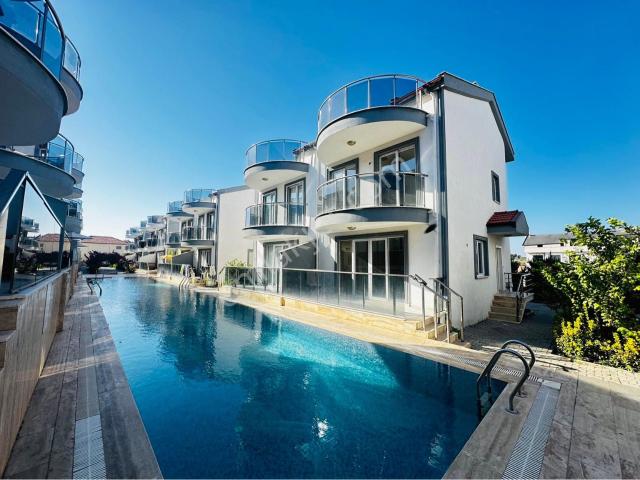 videolu İlan4+1 Triplex Site İçerisinde Villa