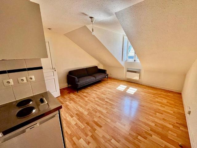 VIEUX TOURS: Appartement 2 pièces 24.76 m2 677 7