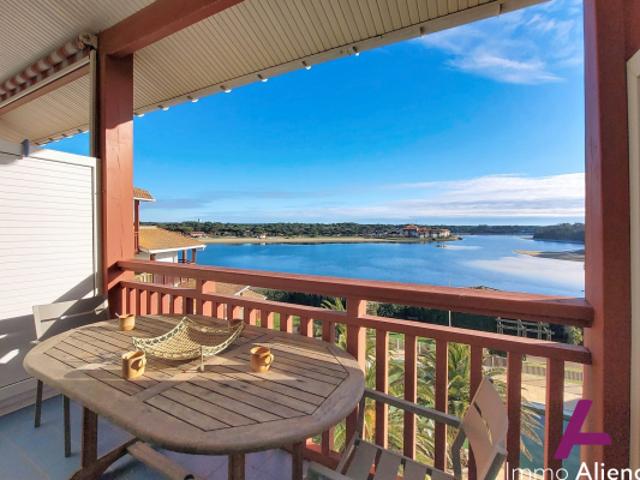 VIEUX BOUCAU TROIS PIECES VUE EXEPTIONNELLE SUR LE LAC