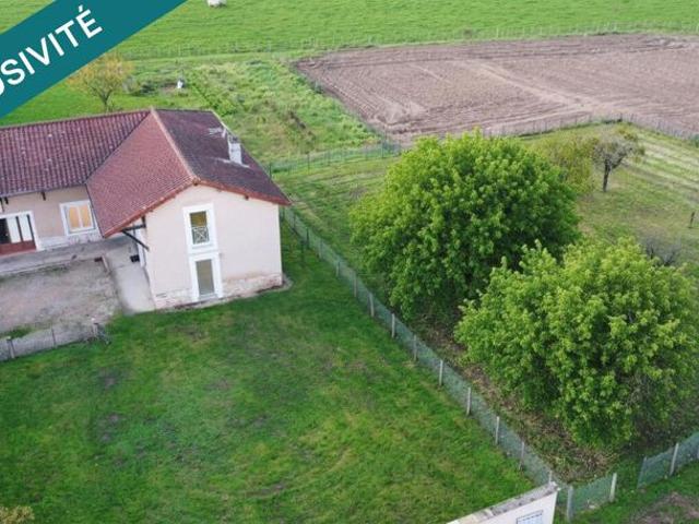Vieux corps de ferme rénovée de 160 m² avec dépendances sur un grand terrain de 2248 m²