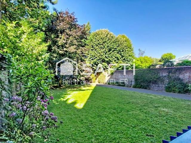 Vieux Lille T2 de 71 m² à conforter rez de jardin sud ouest, balcon, garage et cave