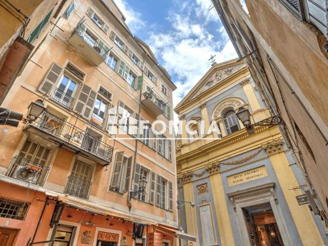 Vieux nice / place du jesus / emplacement exceptionnel