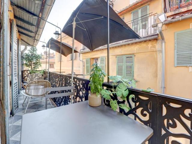 Vieux Nice 3 pièces avec Balcon