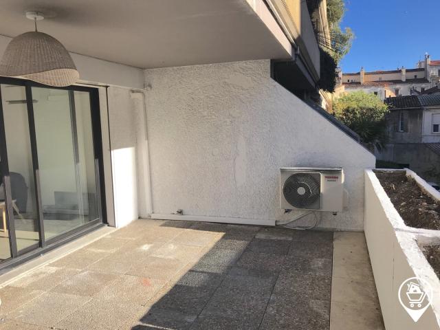 VIEUX PORT / CORDERIE T2 + TERRASSE en étage SUD