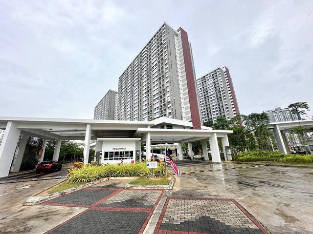 VIEW CANTIK PR1MA Lakefront Homes Residensi Cyberjaya