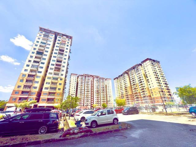 VIEW TASIK Apartment Laguna Biru 1 Kundang Rawang