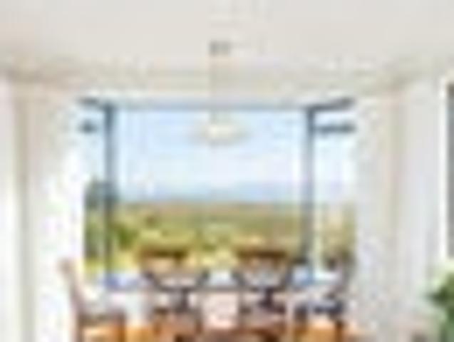 Views Worth Coming Home To 1.5 Hectares