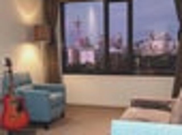 Views out to the Harbour and City! Spacious!