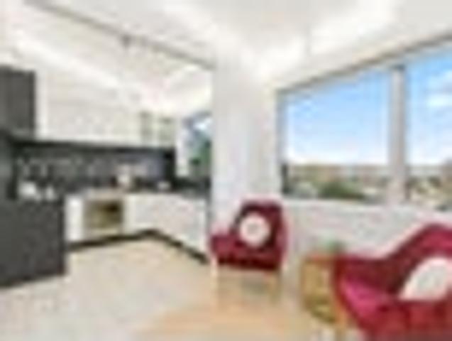 VIEWS, PRIVACY & FAMILY FRIENDLY LIVING