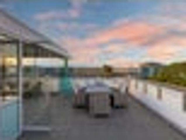 Views, Rooftop Retreat & Endless Appeal