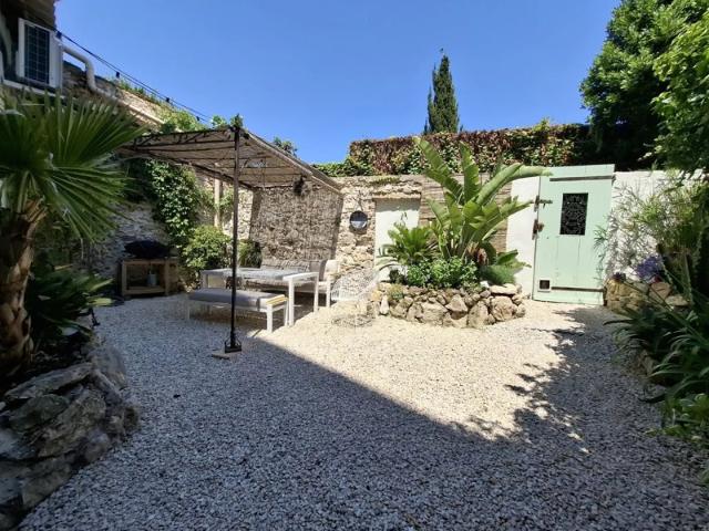 Vieil Antibes Magnifique appartement avec jardin
