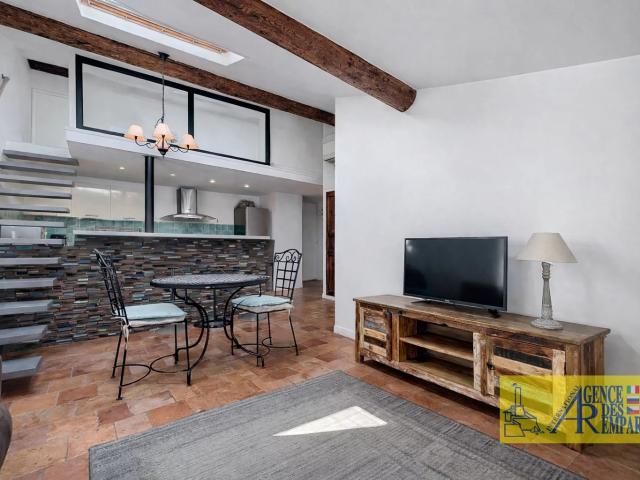 Vieil Antibes Appartement T3 de charme au coeur d'une adre