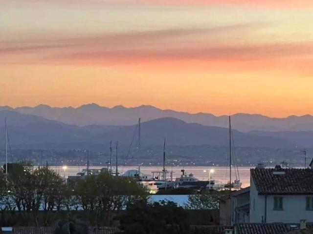 Vieil Antibes, dernier étage 3P duplex 68m² Antibes